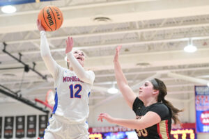 Kellogg scores 30 to lead slumping Mohigans past rival Hawks